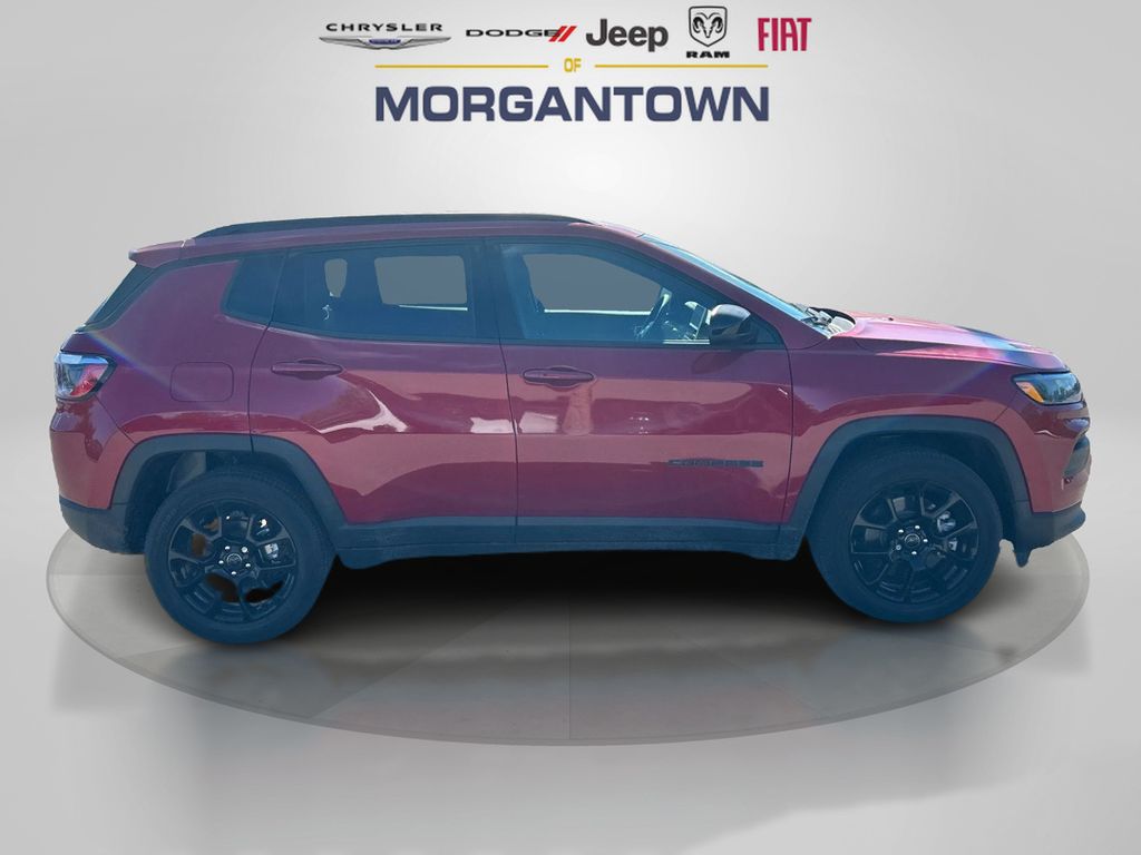 2026 Jeep Compass Latitude photo 4