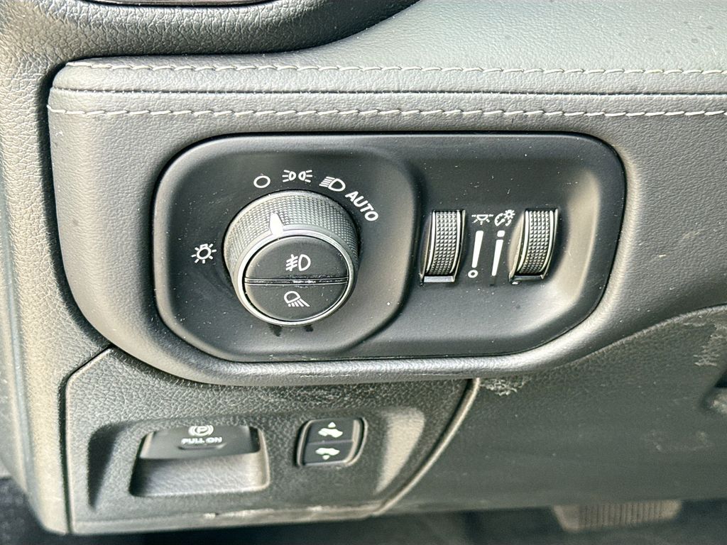 2022 Ram 1500 Limited photo 10