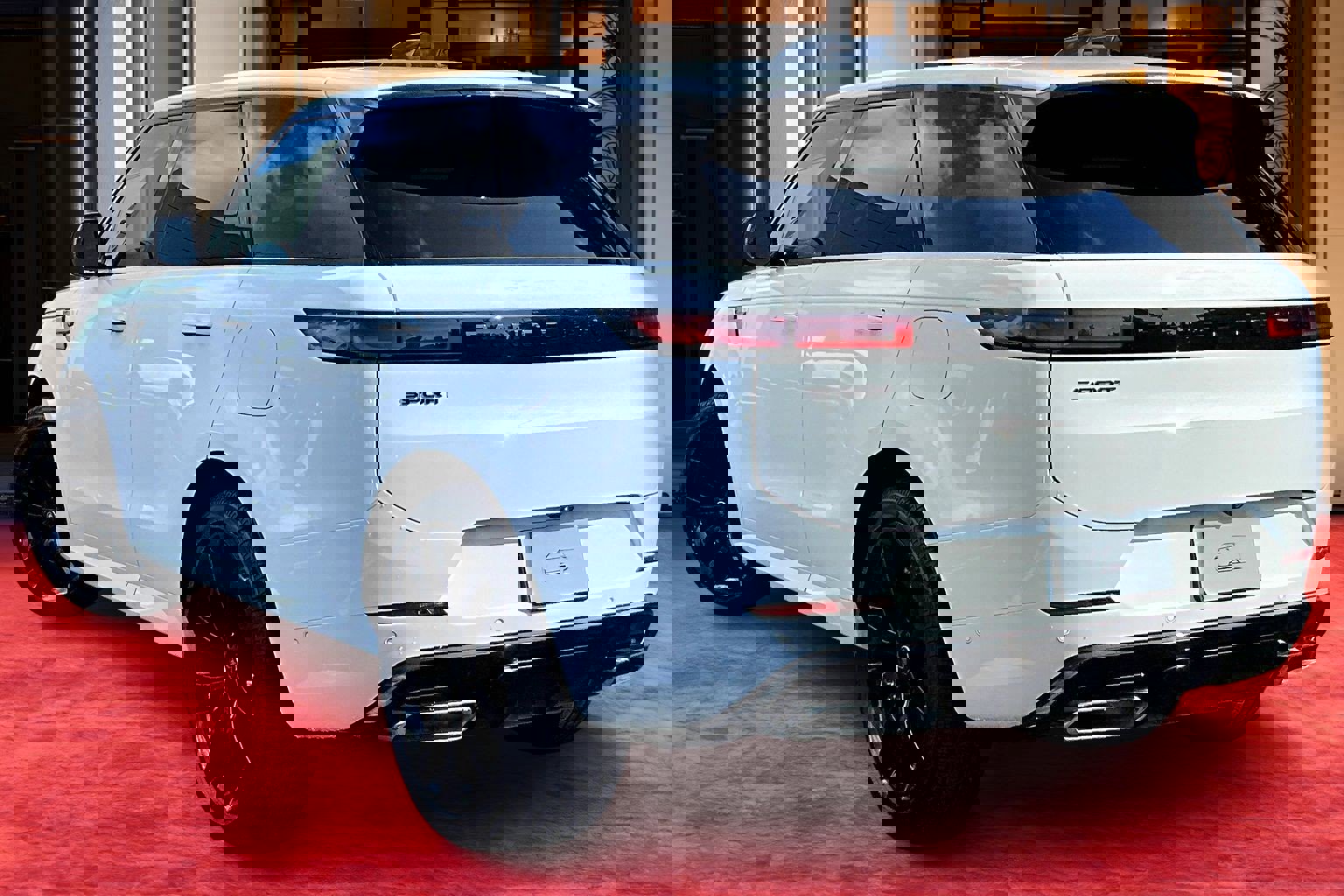 2025 Land Rover Range Rover Sport SE photo 2