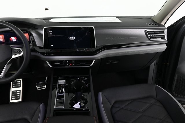 2025 Volkswagen Atlas Peak Edition SE photo 10