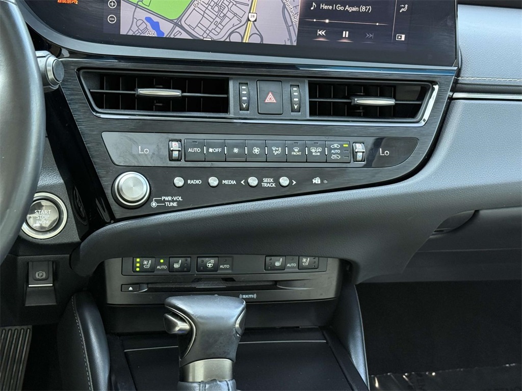2022 Lexus ES 250 photo 21