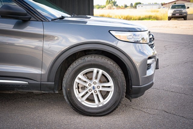 2023 Ford Explorer XLT photo 2