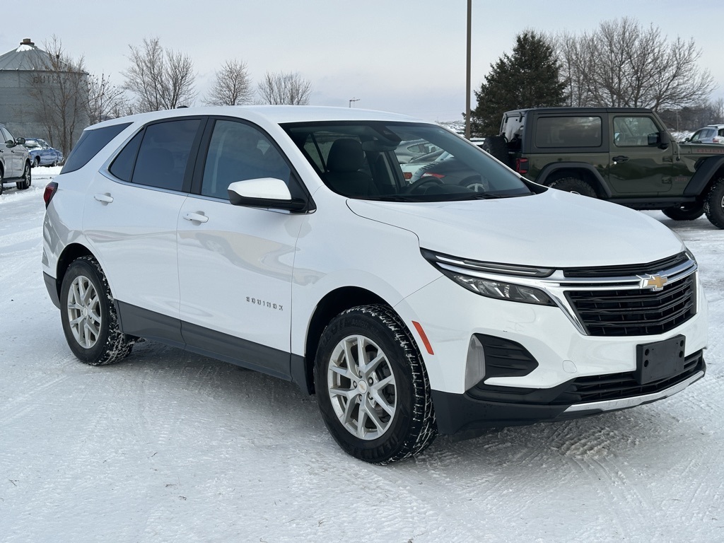 2023 Chevrolet Equinox LT photo 2
