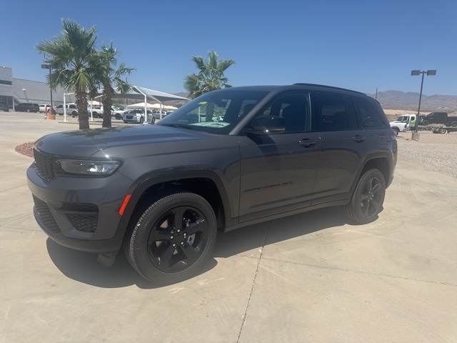 2025 Jeep Grand Cherokee Altitude's photo