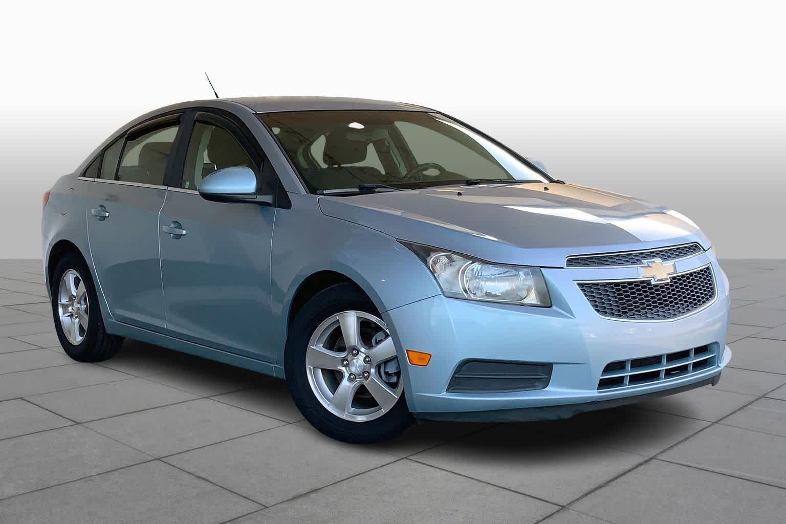 2012 Chevrolet Cruze photo 2