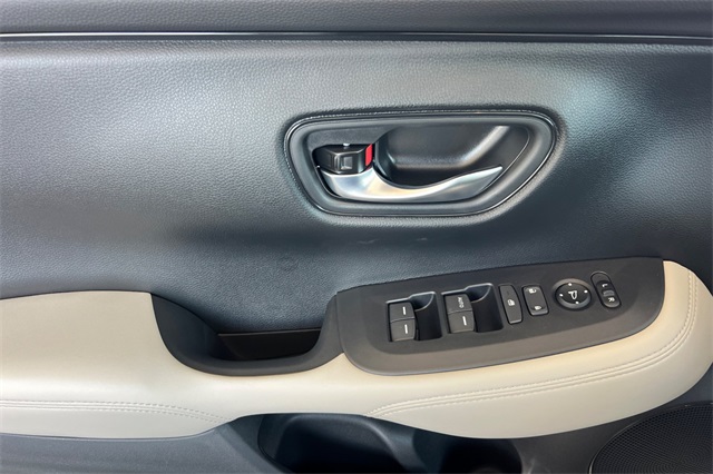 2026 Honda HR-V LX photo 8