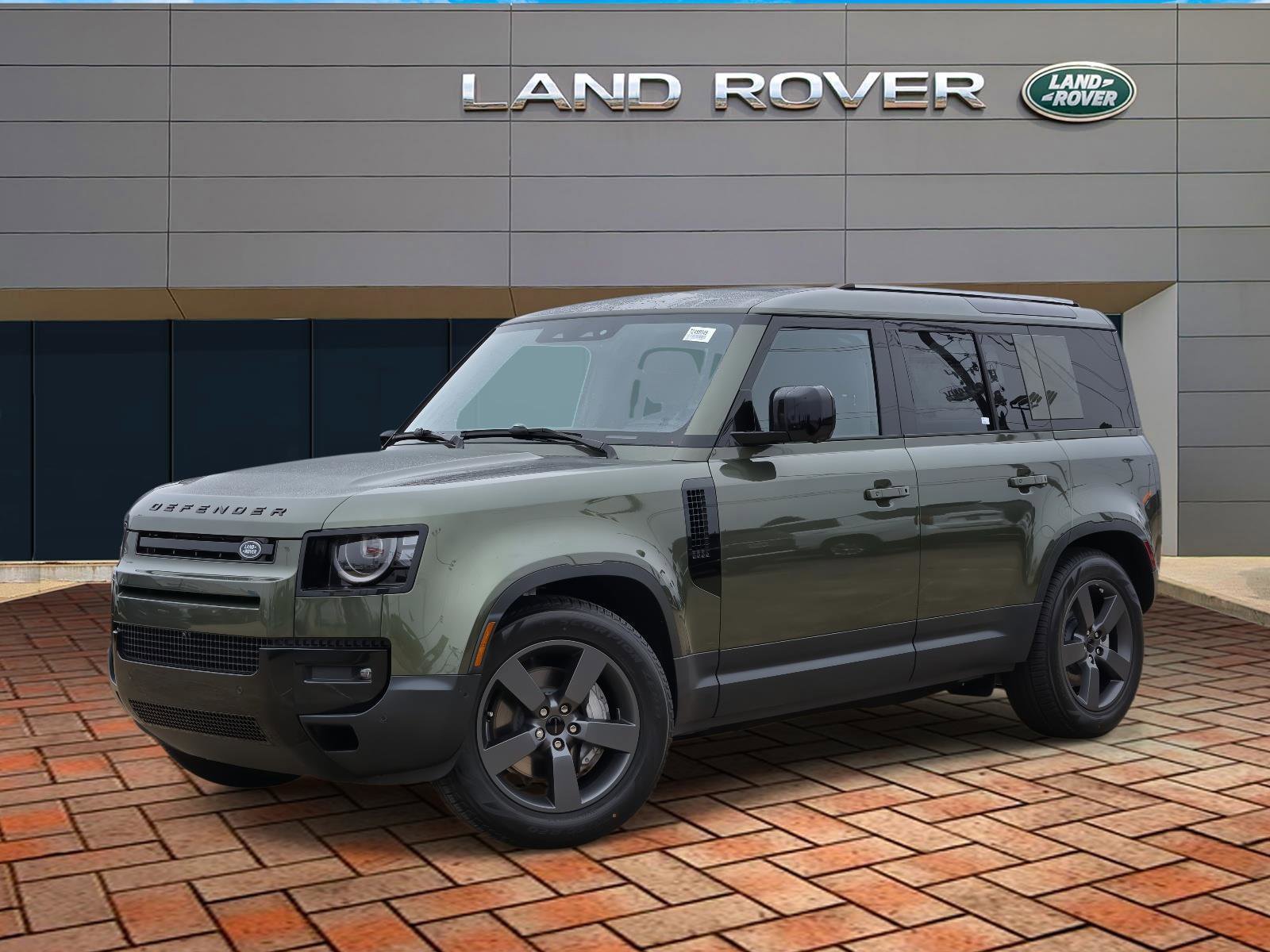 2026 Land Rover Defender S's photo