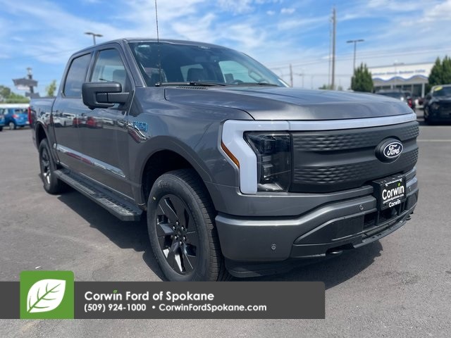 2025 Ford F-150 Lightning Flash's photo