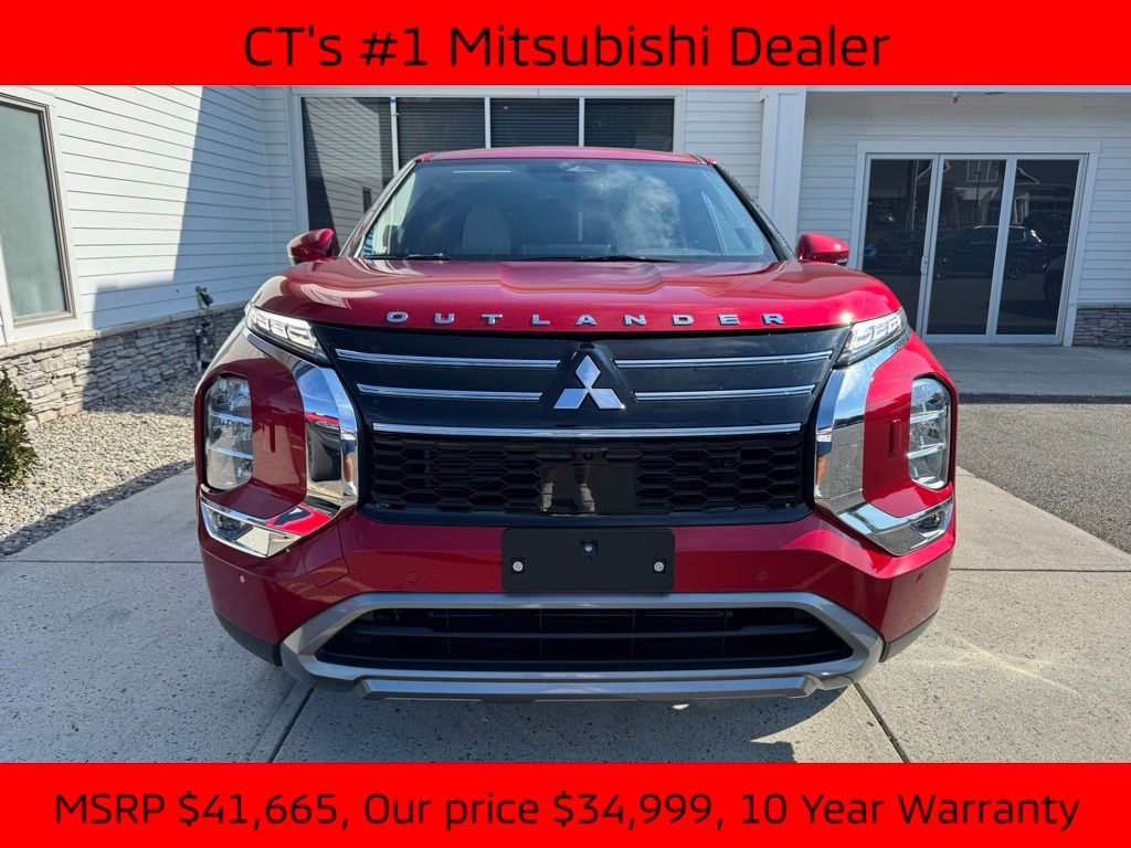 2025 Mitsubishi Outlander SE photo 2