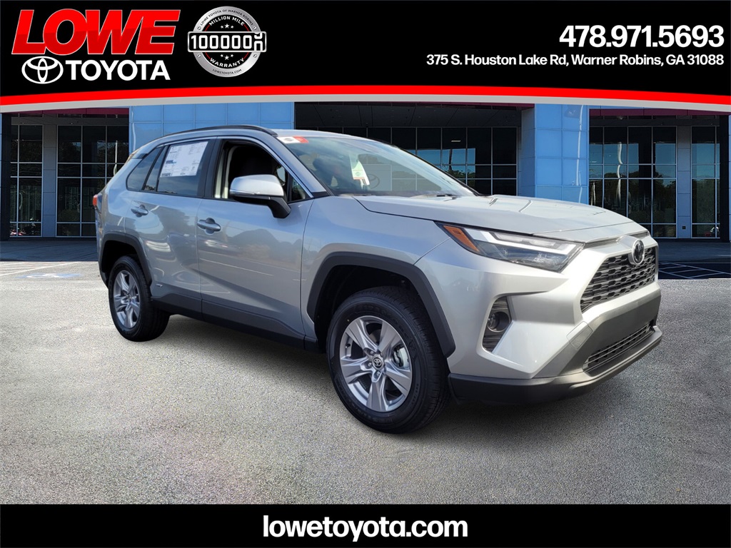 2025 Toyota RAV4 XLE's photo