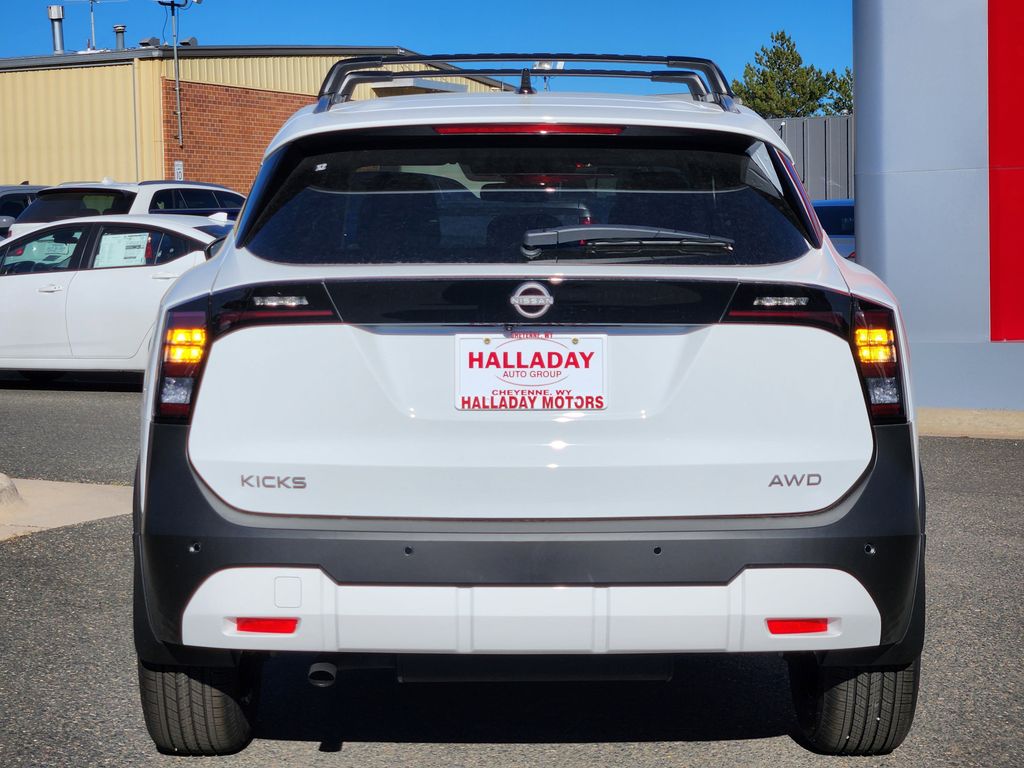 2026 Nissan Kicks SV photo 2