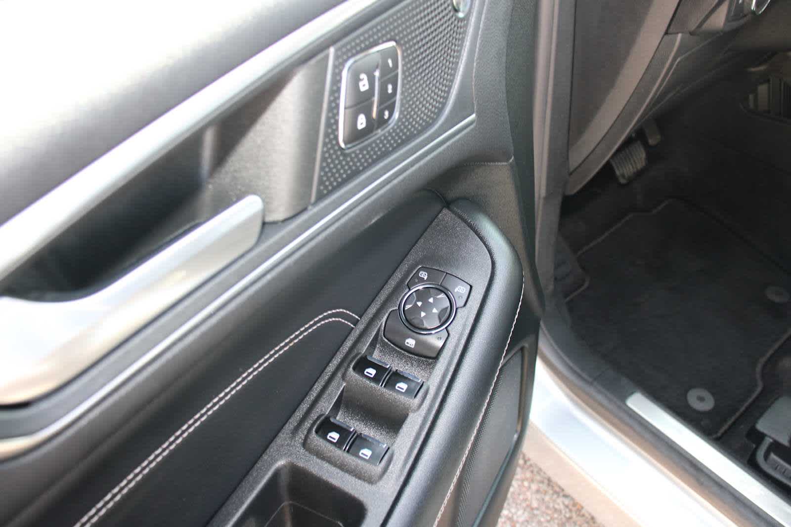 2022 Ford Edge Titanium photo 13