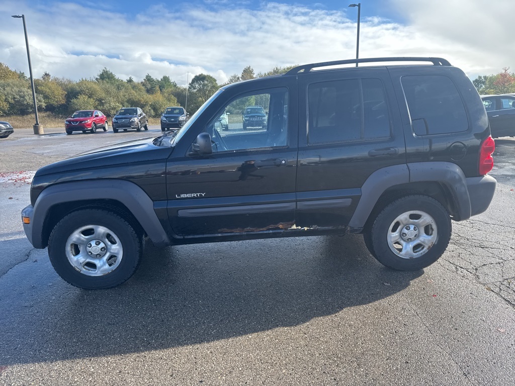 Used 2004 Jeep Liberty Sport with VIN 1J4GL48KX4W131162 for sale in Traverse City, MI