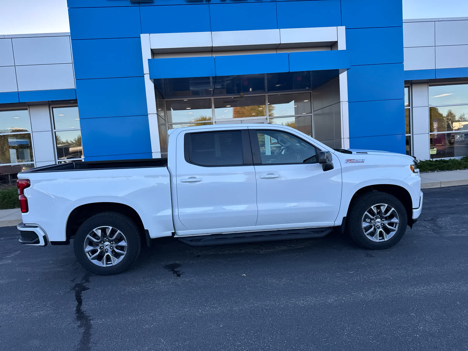 2022 Chevrolet Silverado 1500 RST photo 3