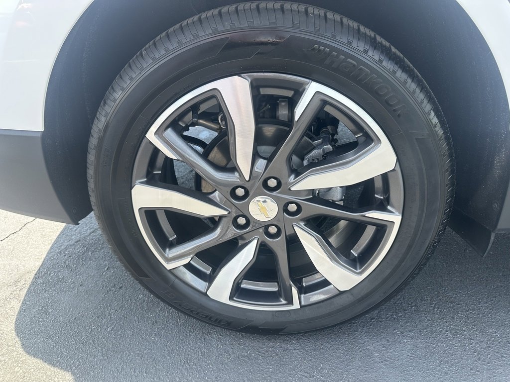 Used 2024 Summit White Chevrolet Premier image 10