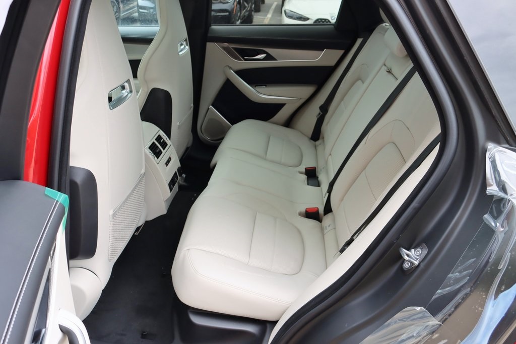 2026 JAGUAR F-PACE - Image 32