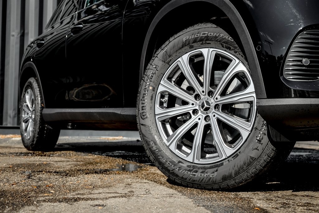 2026 Mercedes Benz GLC 300 4MATIC photo 5
