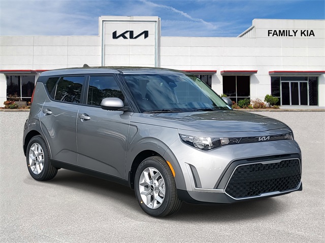 2025 Kia Soul LX's photo