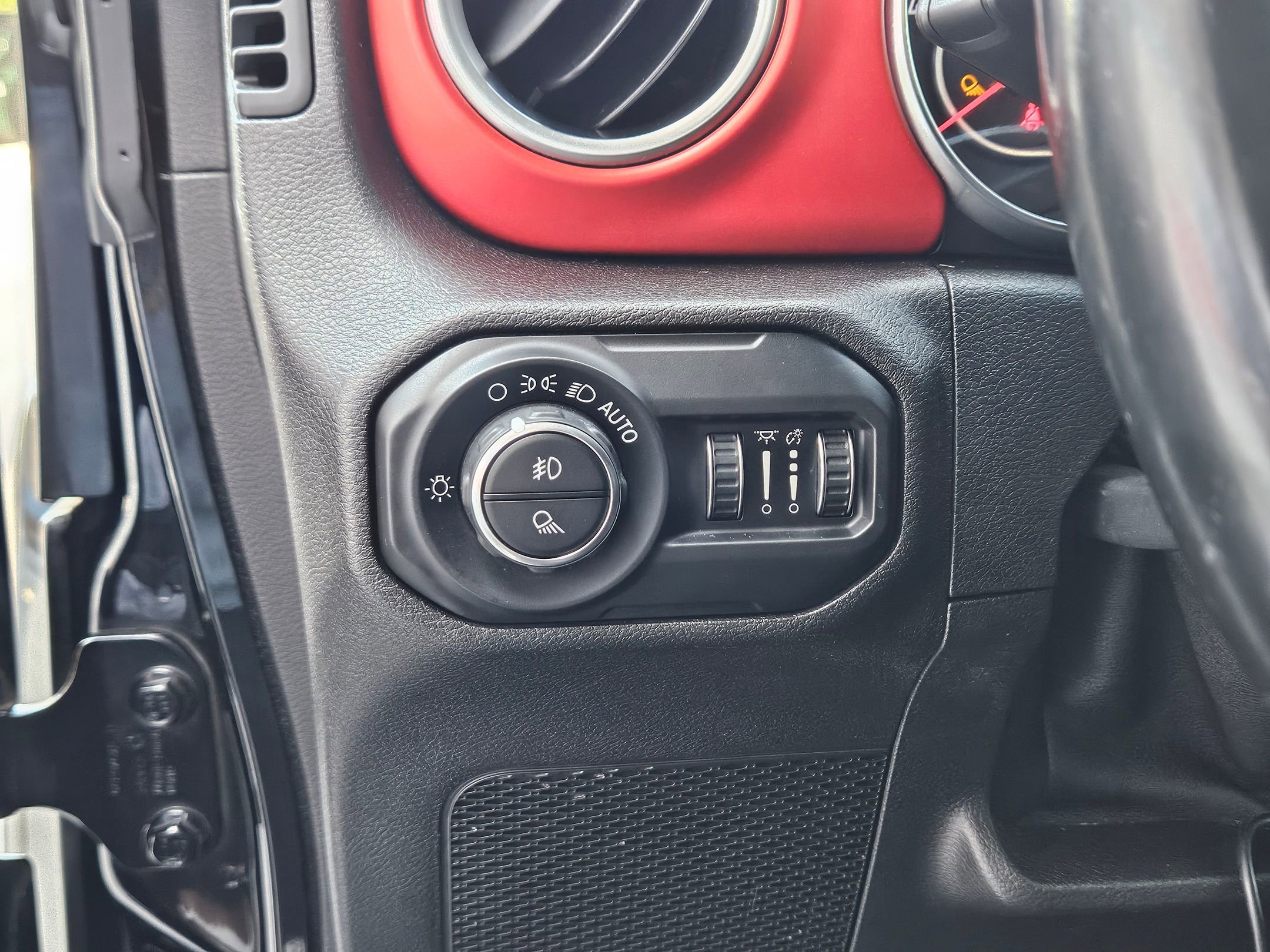 2020 Jeep Gladiator Rubicon photo 20