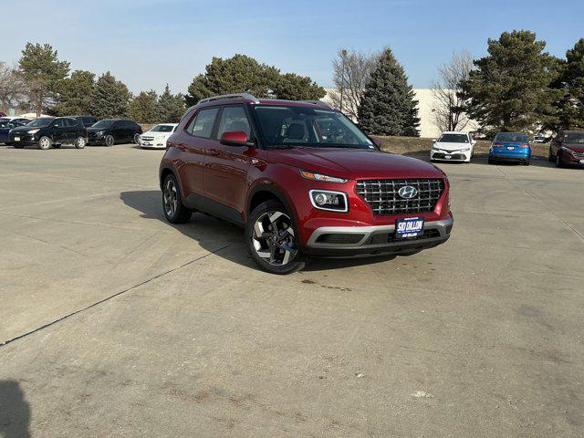 2025 Hyundai Venue Limited photo 2