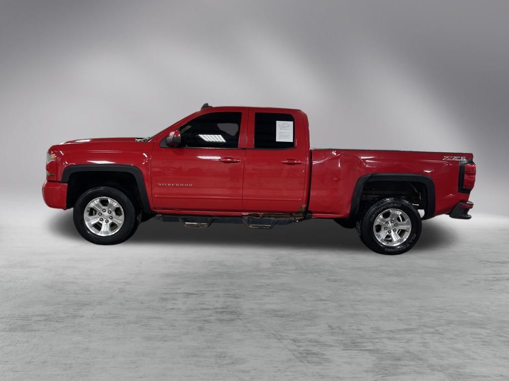2016 Chevrolet Silverado 1500 LT photo 2