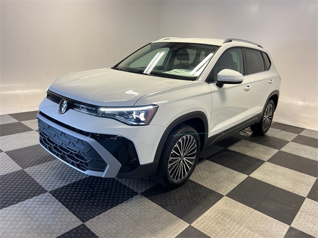 2025 Volkswagen Taos SE photo 2