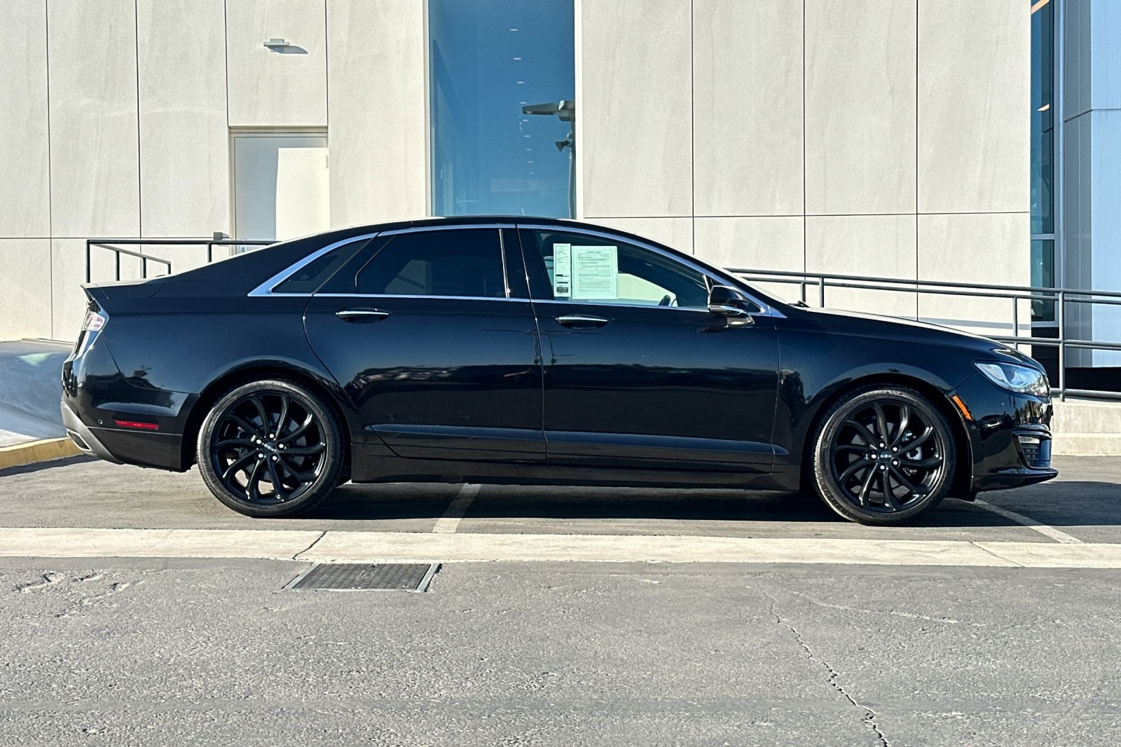 2020 Lincoln MKZ Hybrid Reserve photo 2