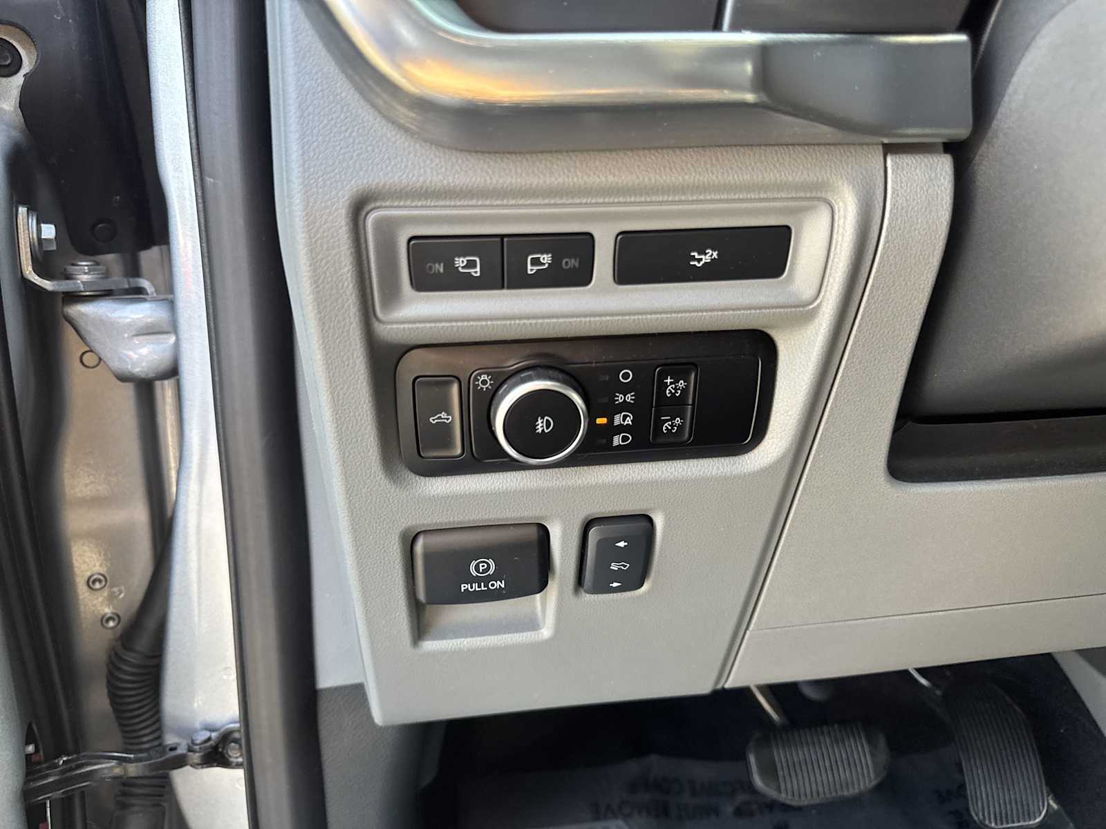 2023 Ford F-150 Lariat photo 22