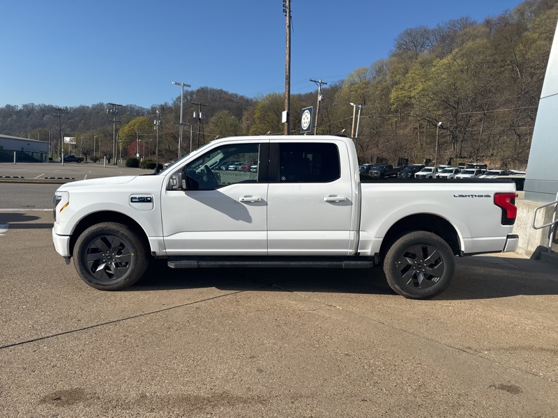 2025 Ford F-150 Lightning photo 4