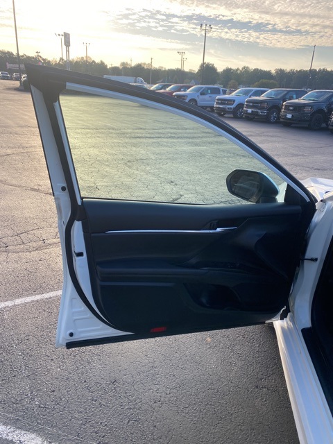 2024 Toyota Camry SE photo 11