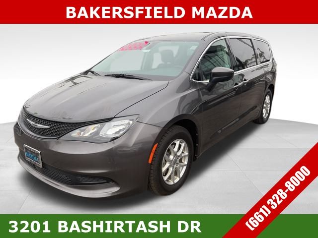 Pre-Owned 2022 Chrysler Voyager LX's photo