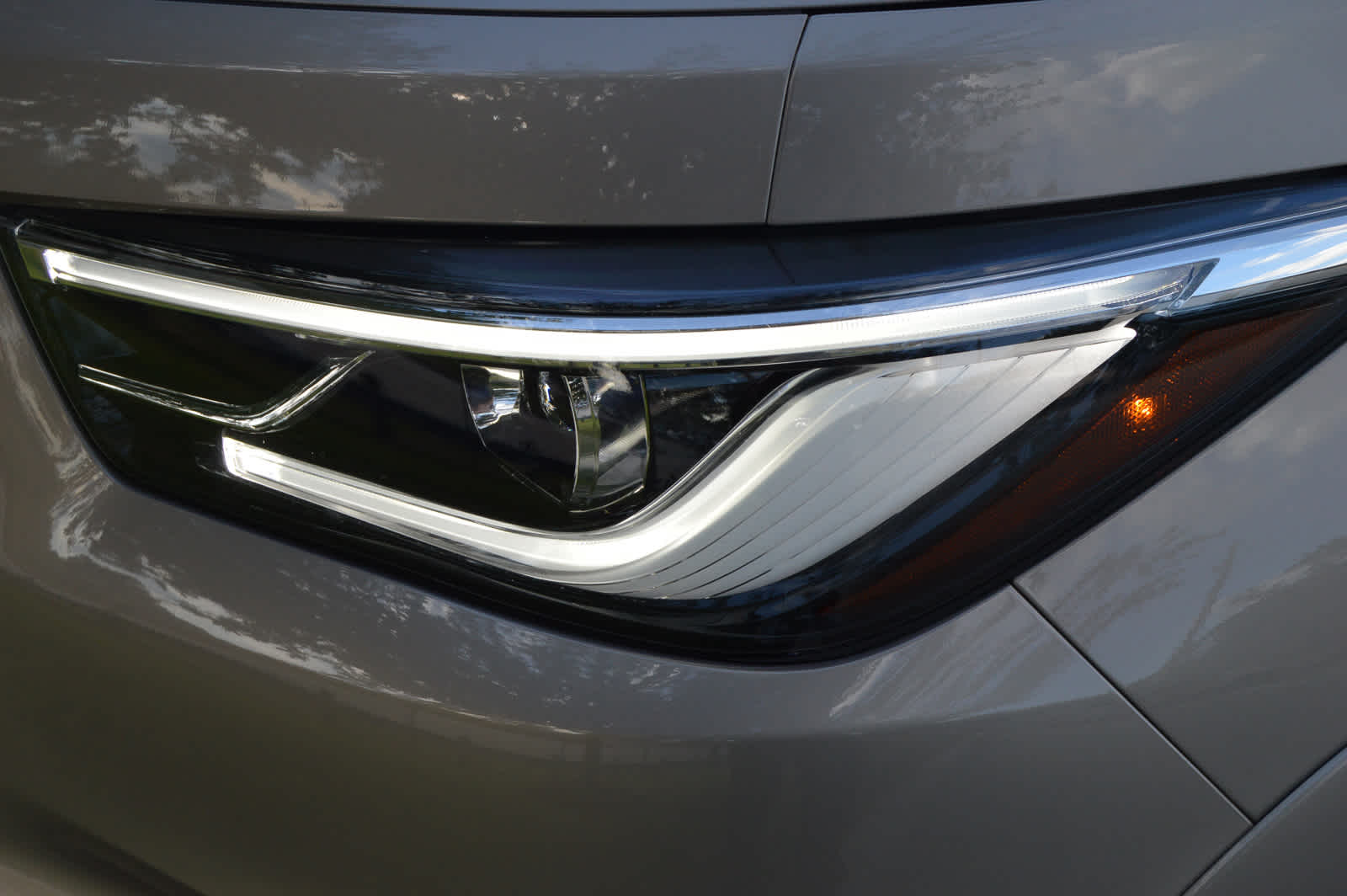 2022 Infiniti QX80 Sensory photo 4
