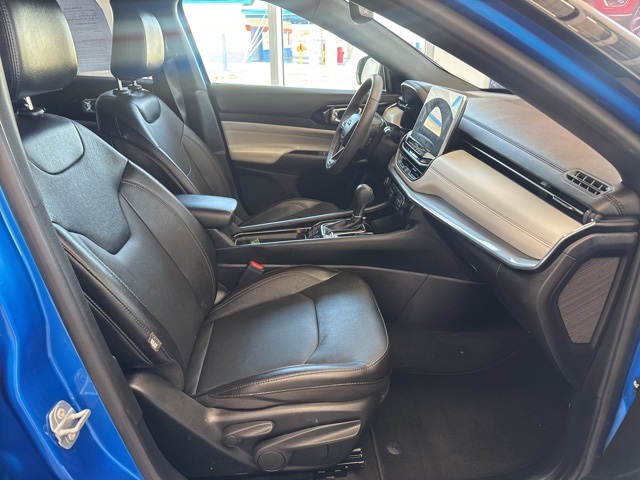 2023 Jeep Compass Limited photo 10