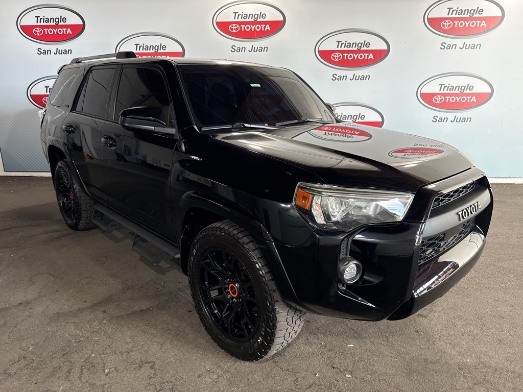 2020 Toyota 4Runner SR5 photo 2