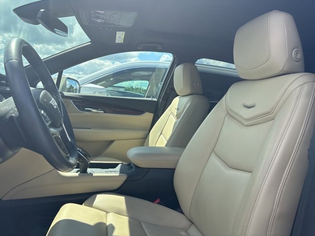2017 Cadillac XT5 Luxury photo 3