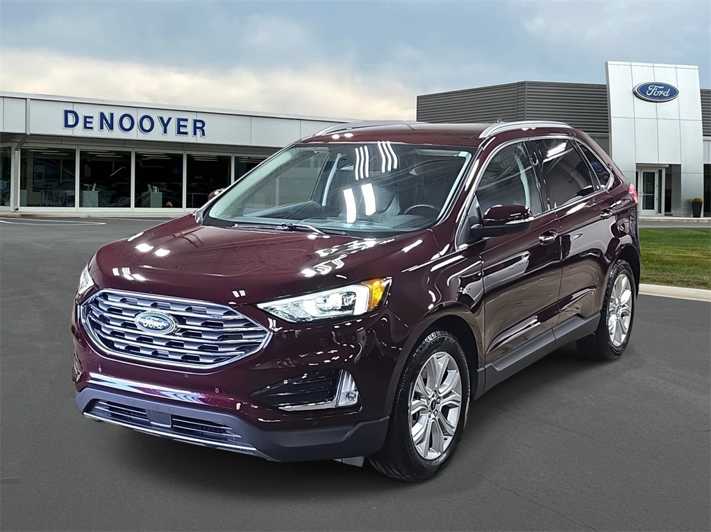 2021 Ford Edge Titanium's photo