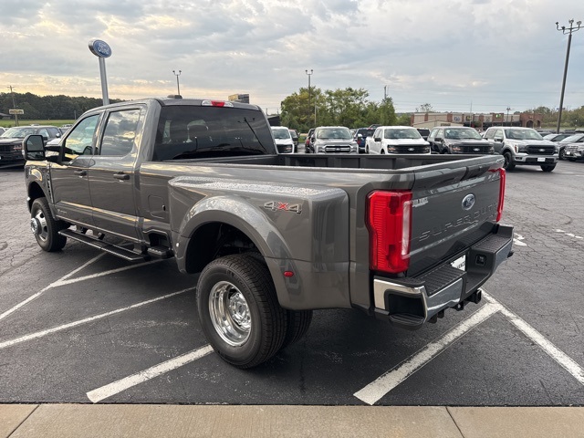 2026 Ford F-350 XLT photo 4