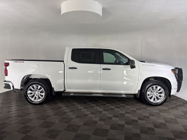 2025 Chevrolet Silverado 1500 Custom photo 6