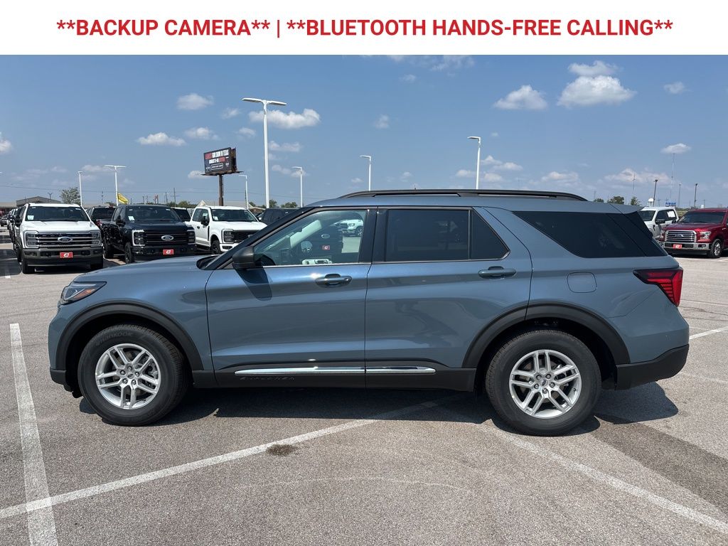 2025 Ford Explorer photo 4
