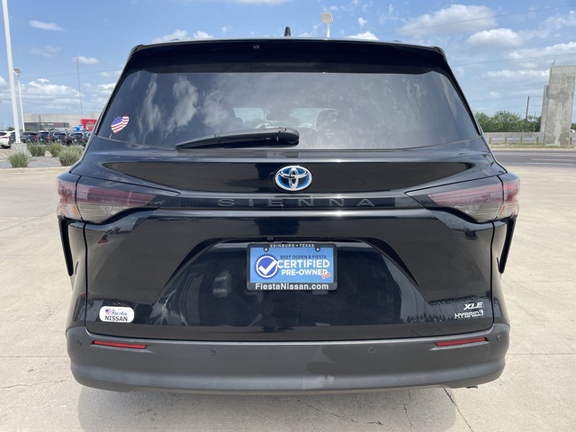 2023 Toyota Sienna XLE photo 4