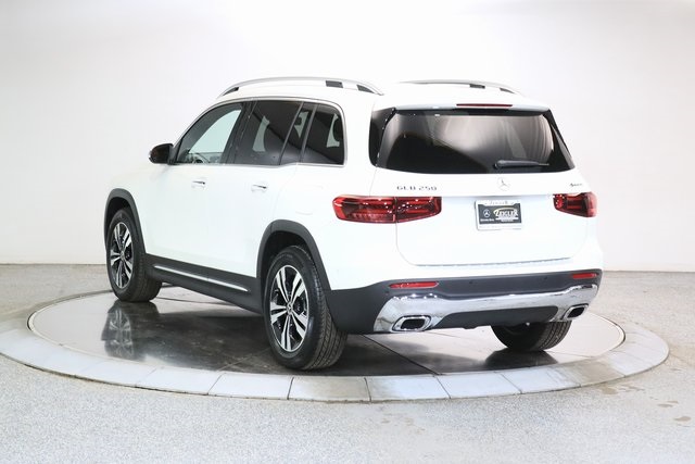 2025 Mercedes Benz GLB 250 4MATIC photo 2