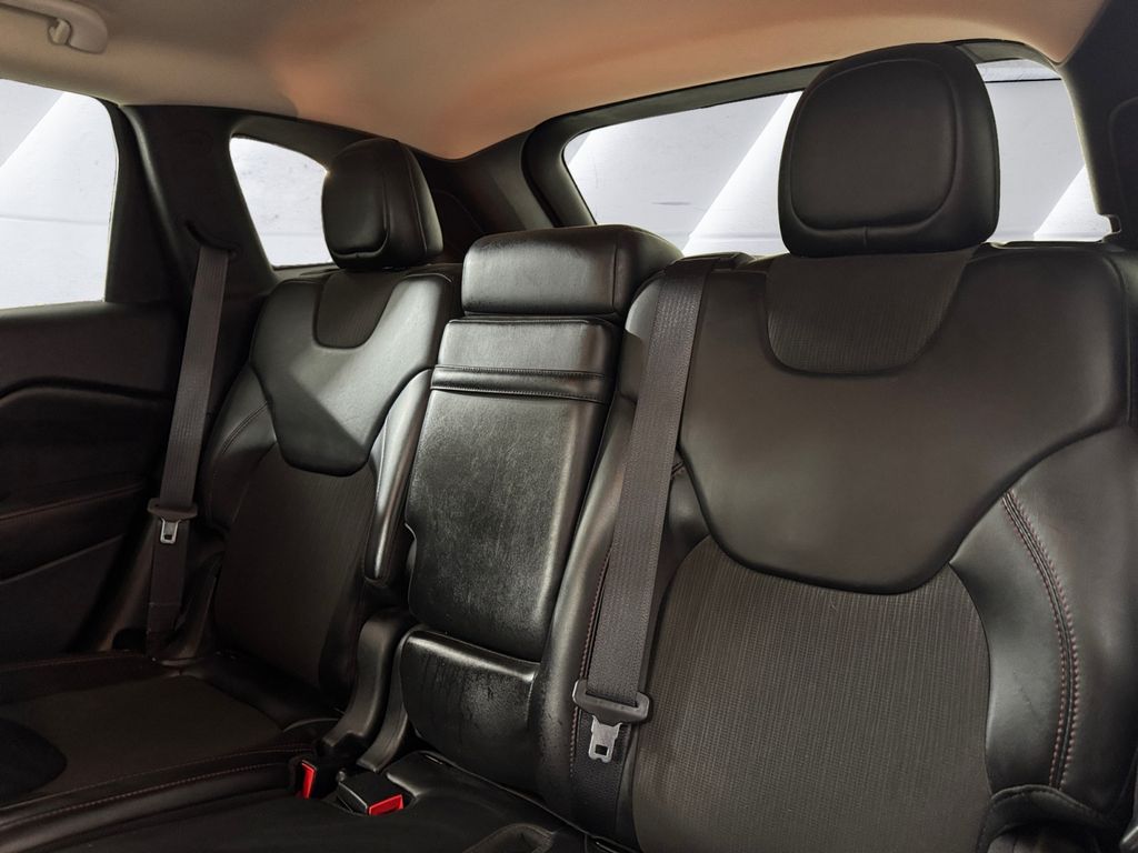 2017 Jeep Cherokee Trailhawk photo 17