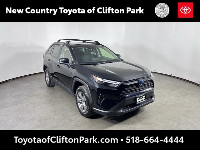2022 Toyota RAV4 XLE's photo