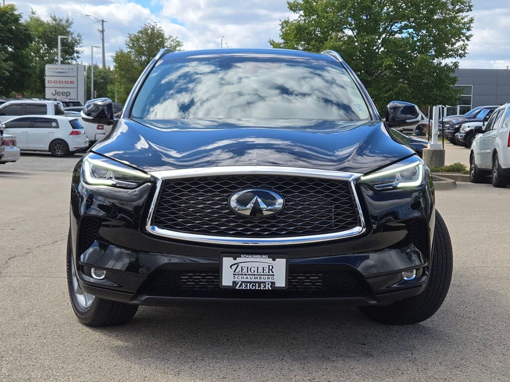 2022 Infiniti QX50 Luxe AWD photo 4