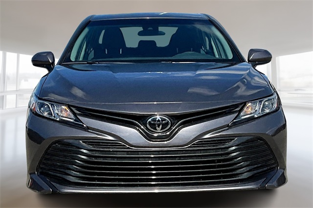 2020 Toyota Camry LE photo 3