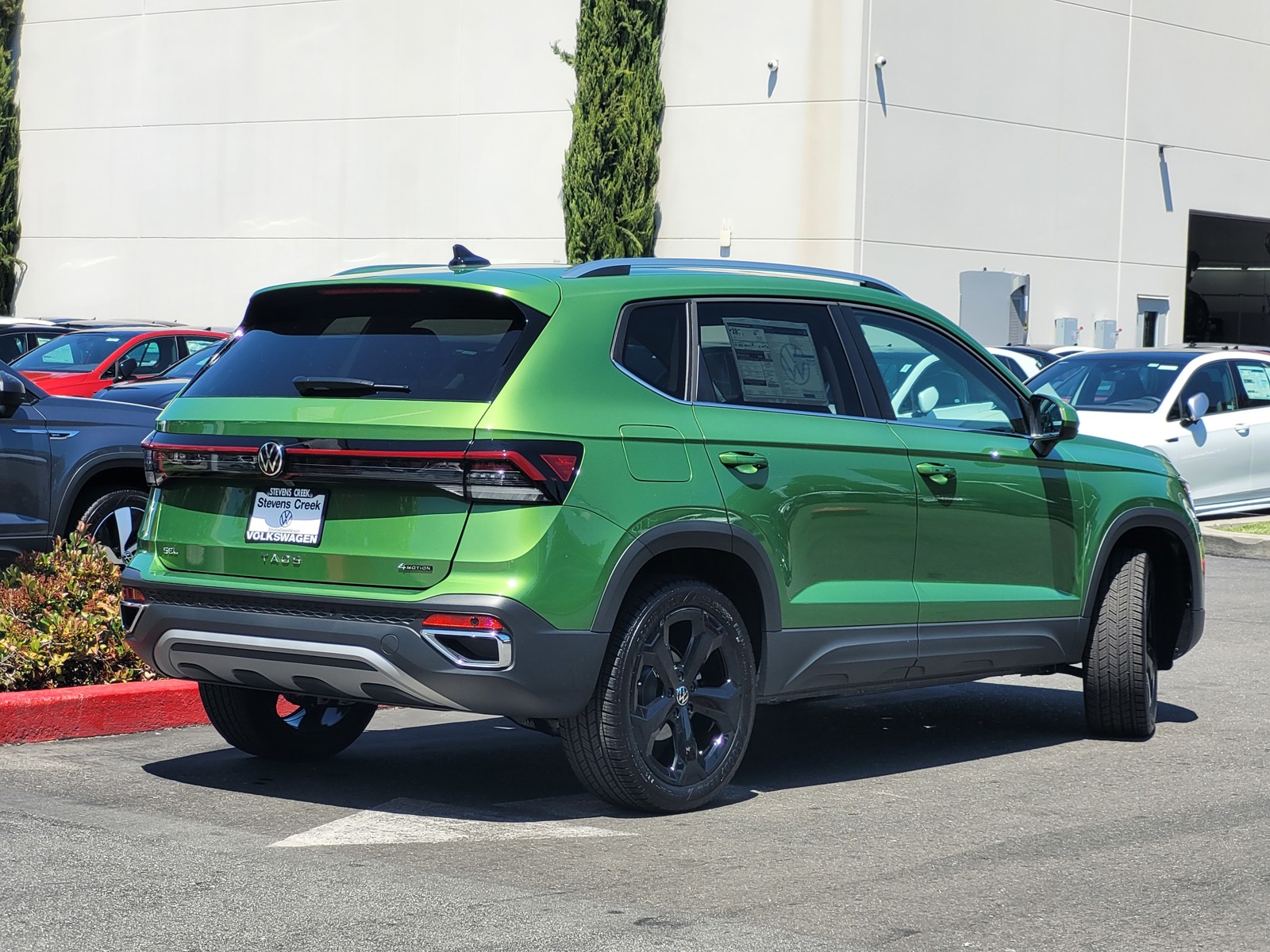 2025 Volkswagen Taos SEL photo 4