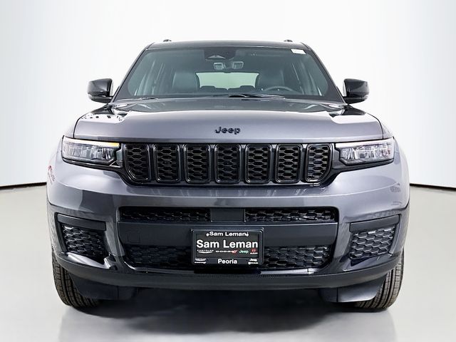 2025 Jeep Grand Cherokee Altitude photo 2