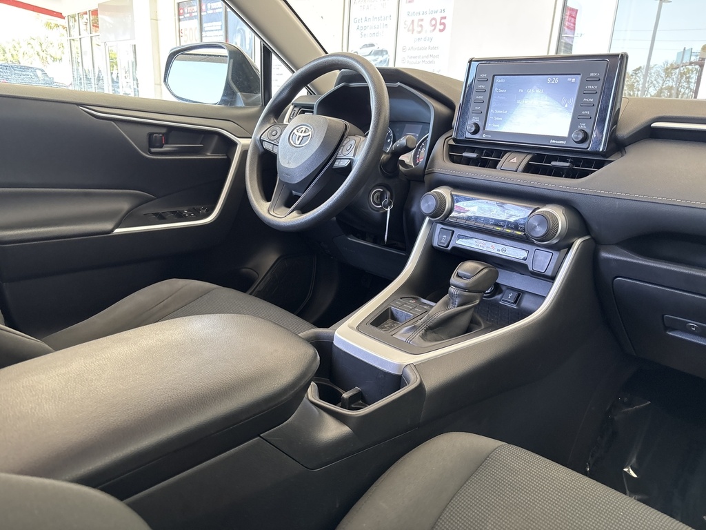 2022 Toyota RAV4 LE photo 22