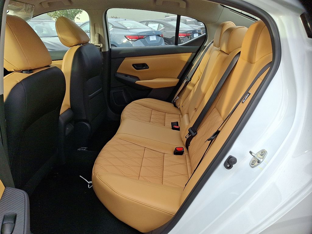 2025 Nissan Sentra SV photo 3