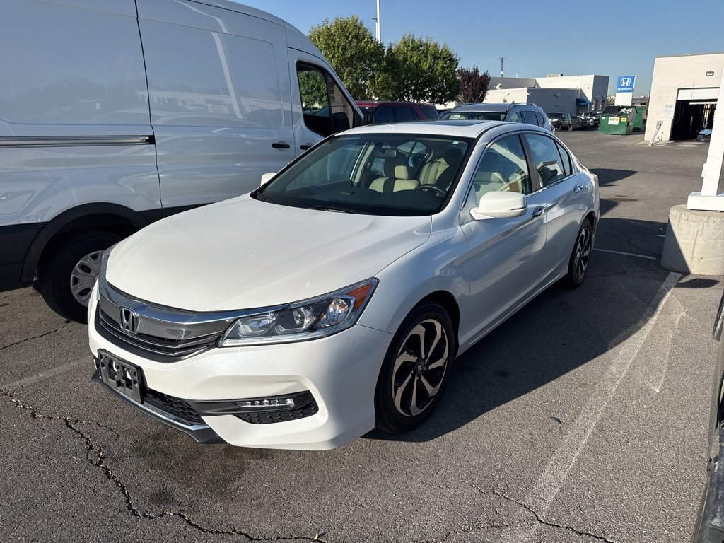 2017 Honda Accord EX photo 21